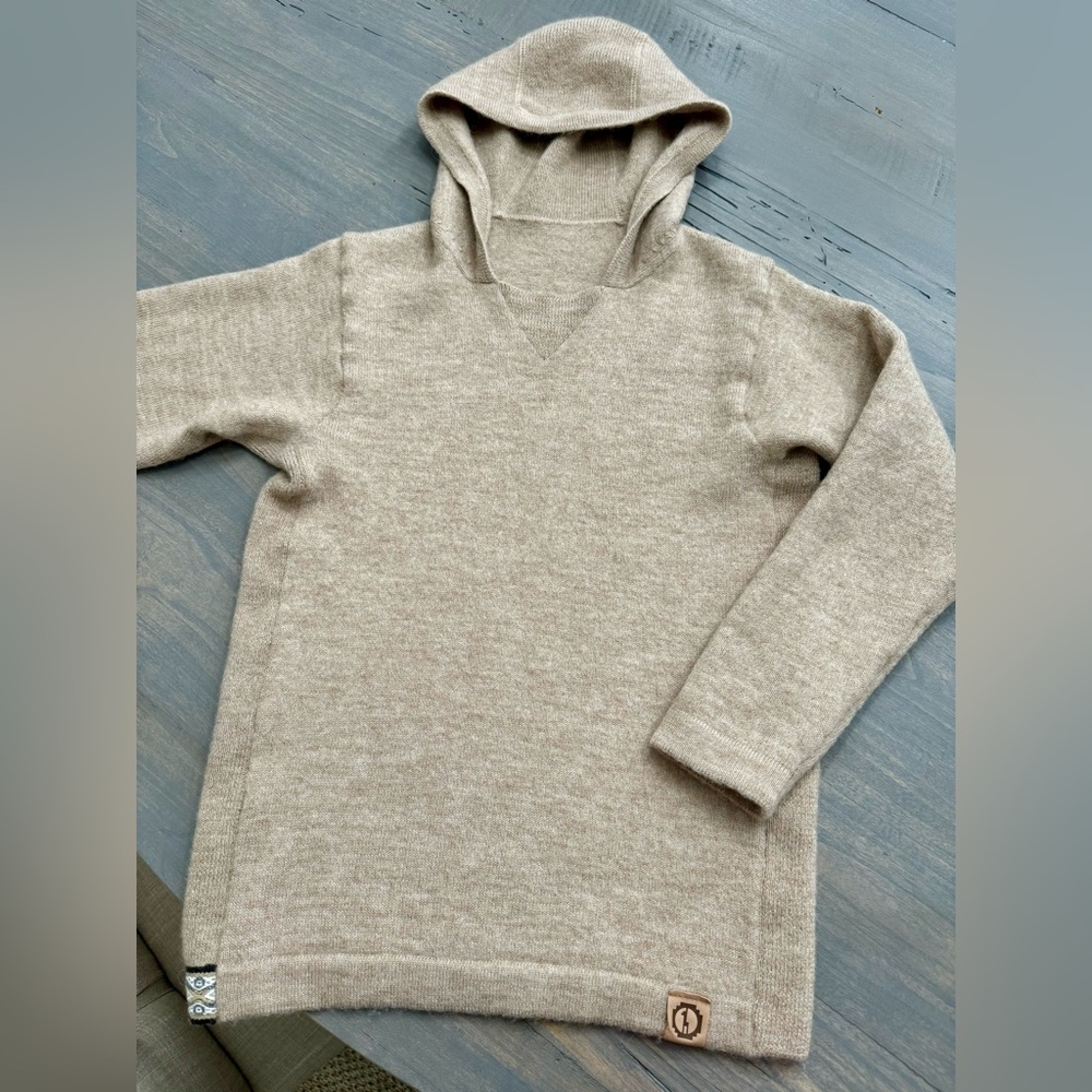 EUC PAKA Apparel The Hoodie Oat Size Small